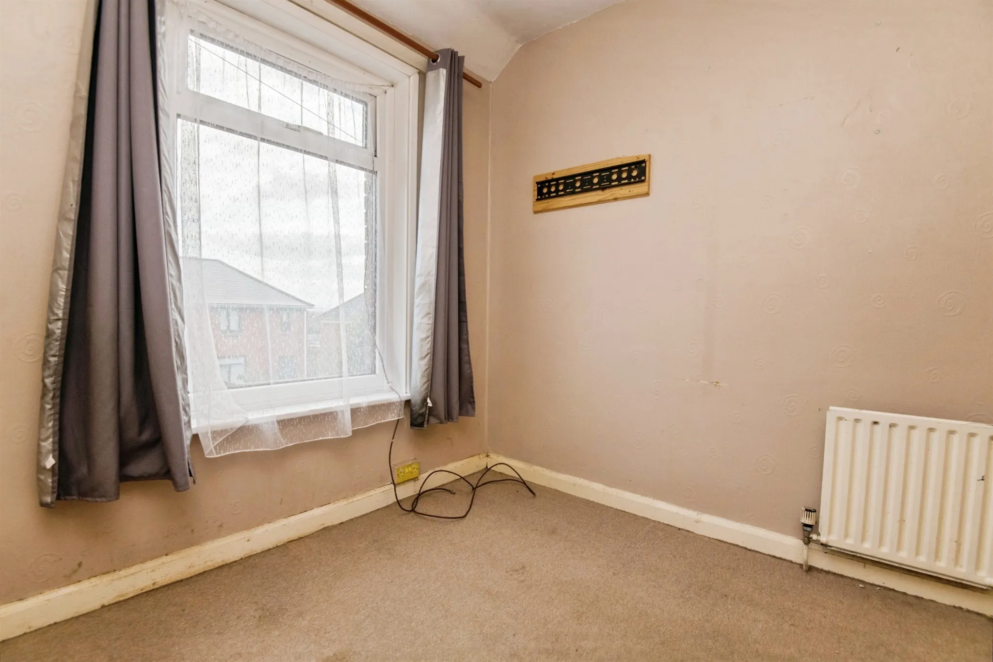 3 bed End of Terrace