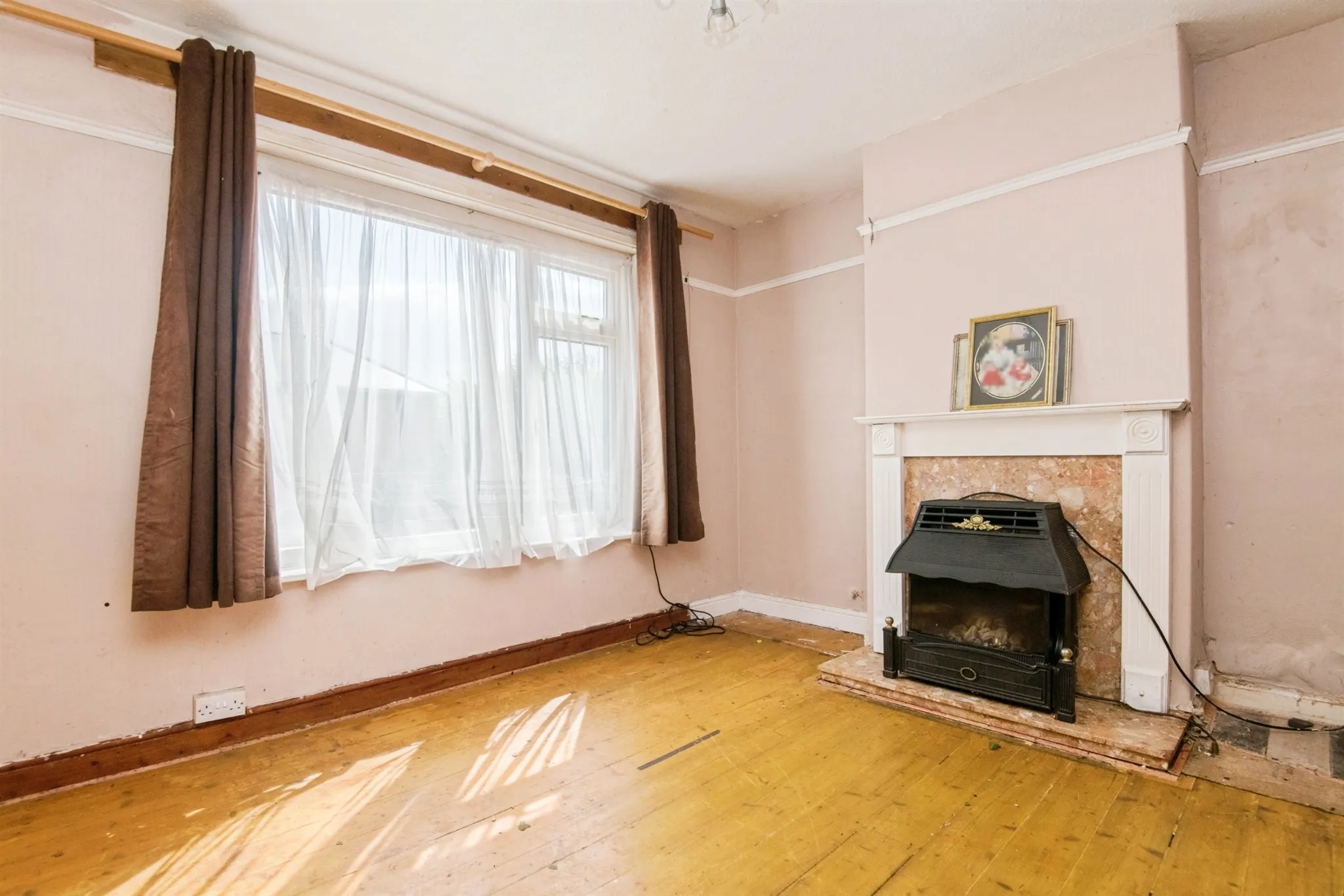 3 bed End of Terrace