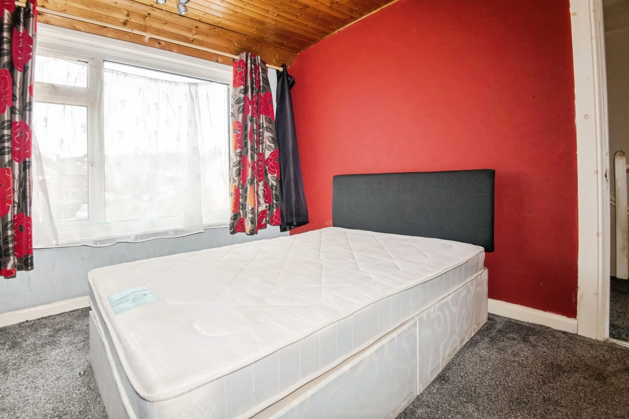 3 bed End of Terrace