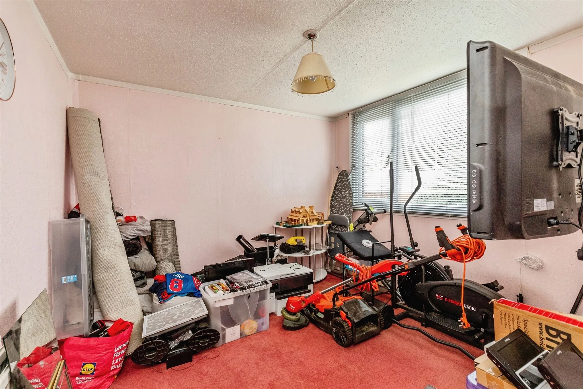 2 bed Detached