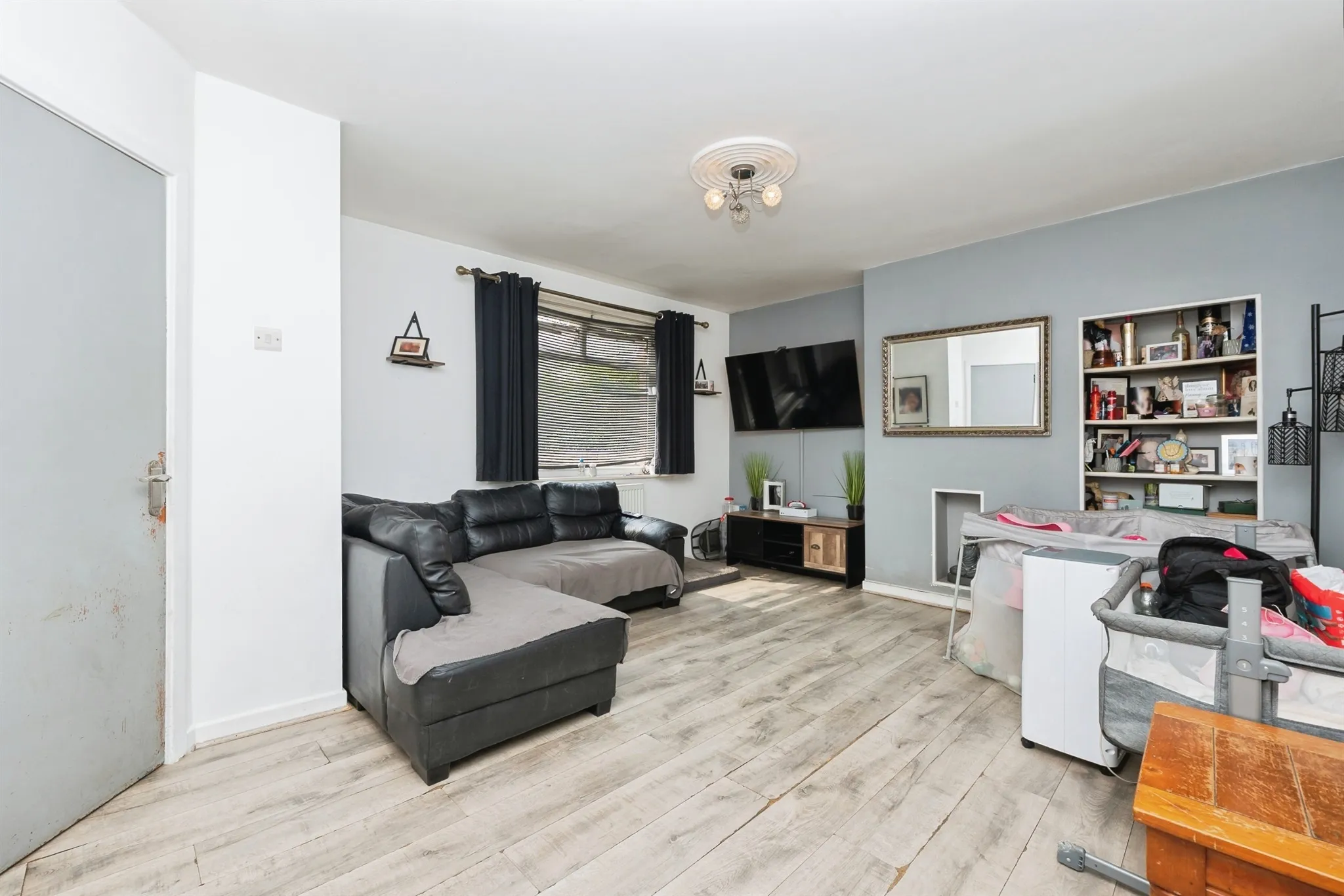 2 bed Character Property