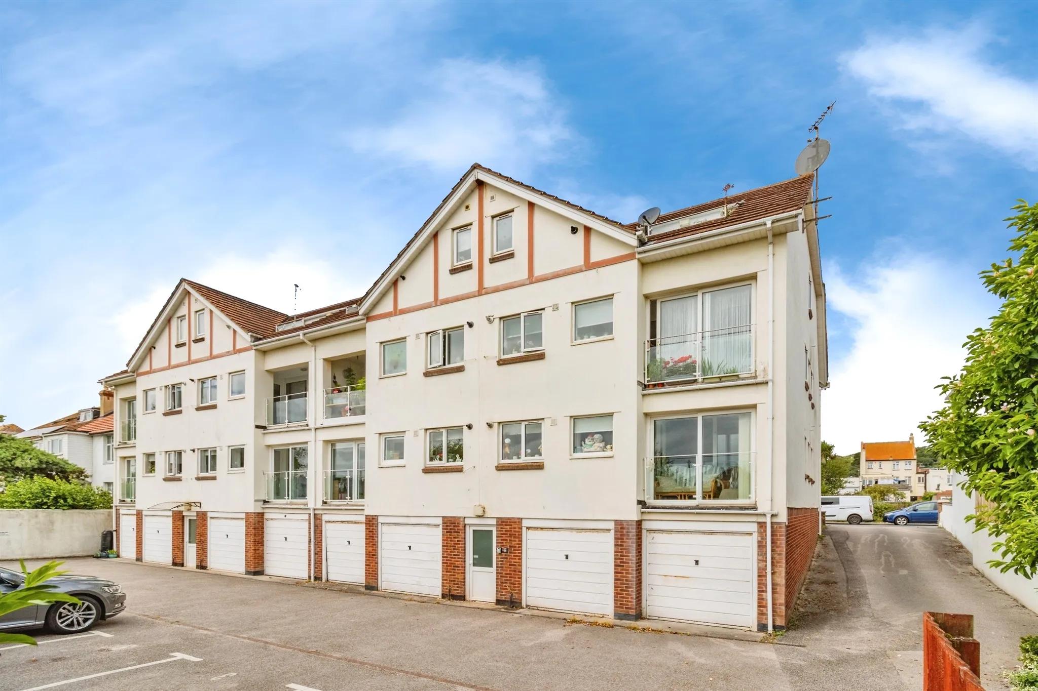 2 bed Ground Flat