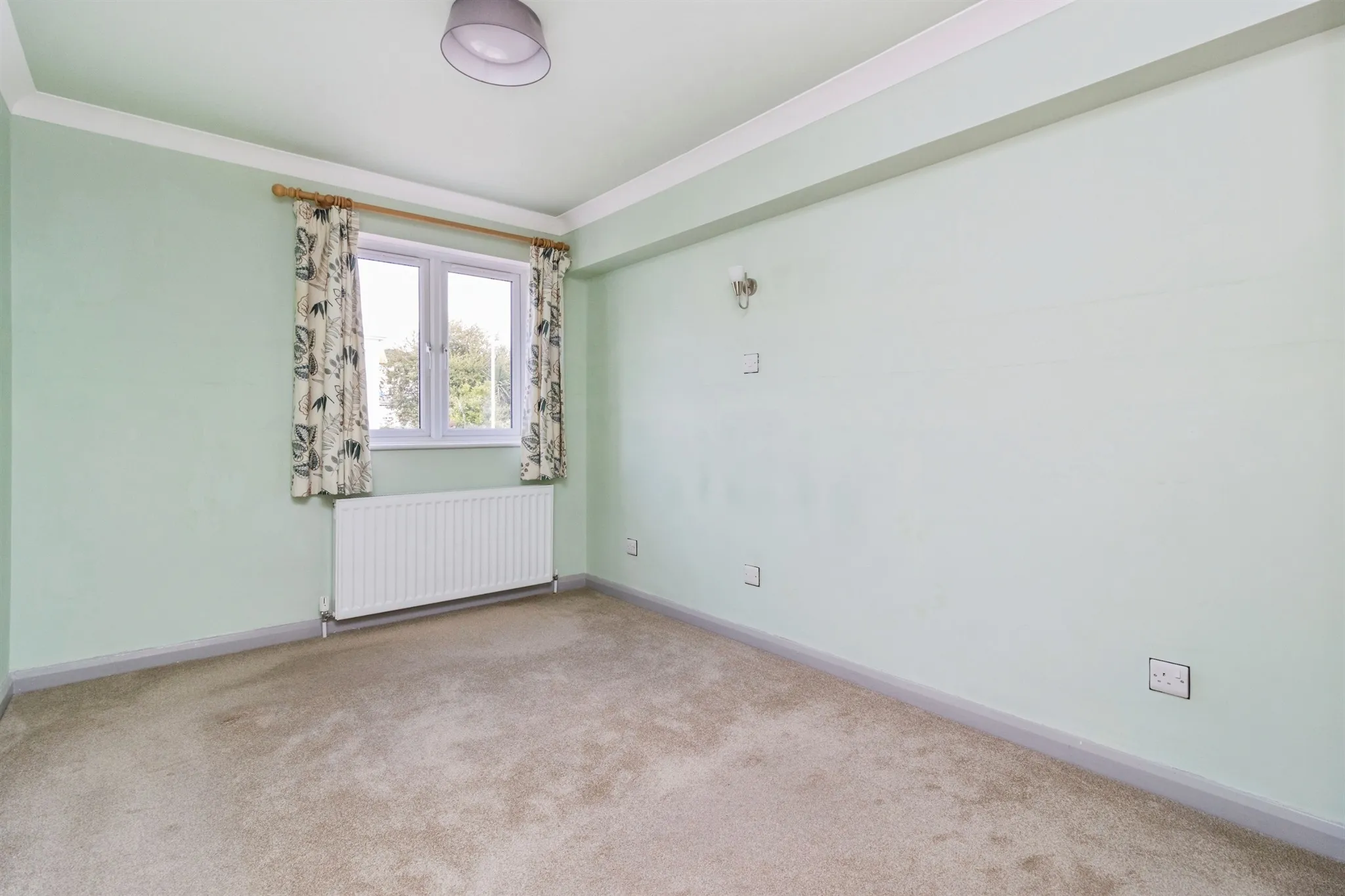 2 bed Ground Flat