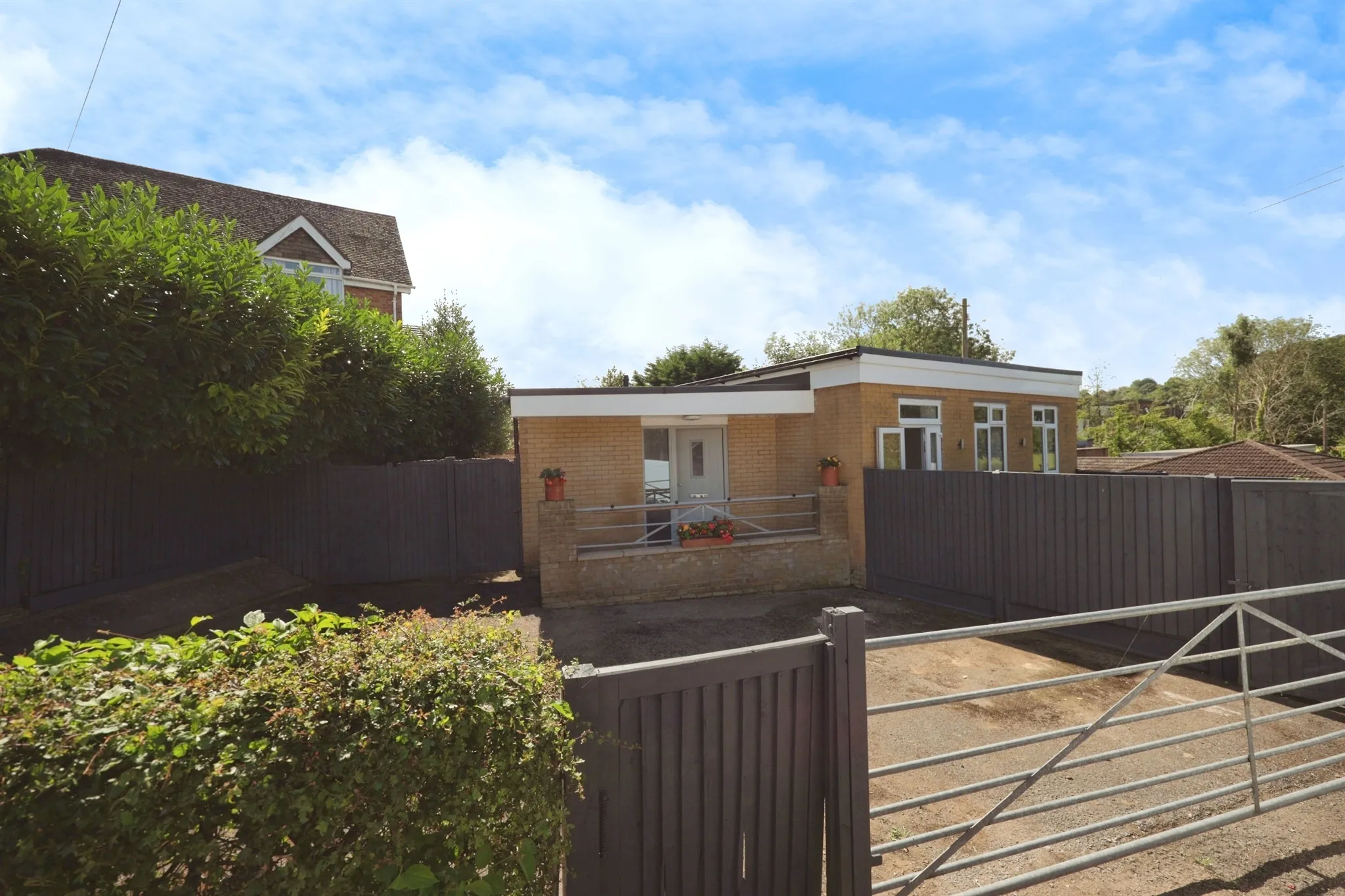 2 bed Detached Bungalow