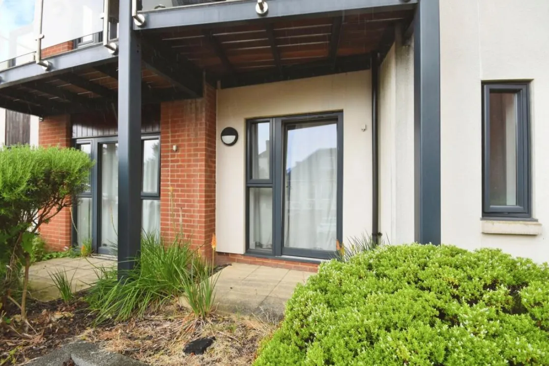 2 bed Ground Flat