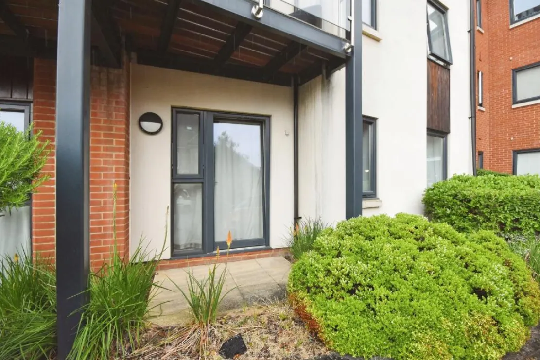 2 bed Ground Flat