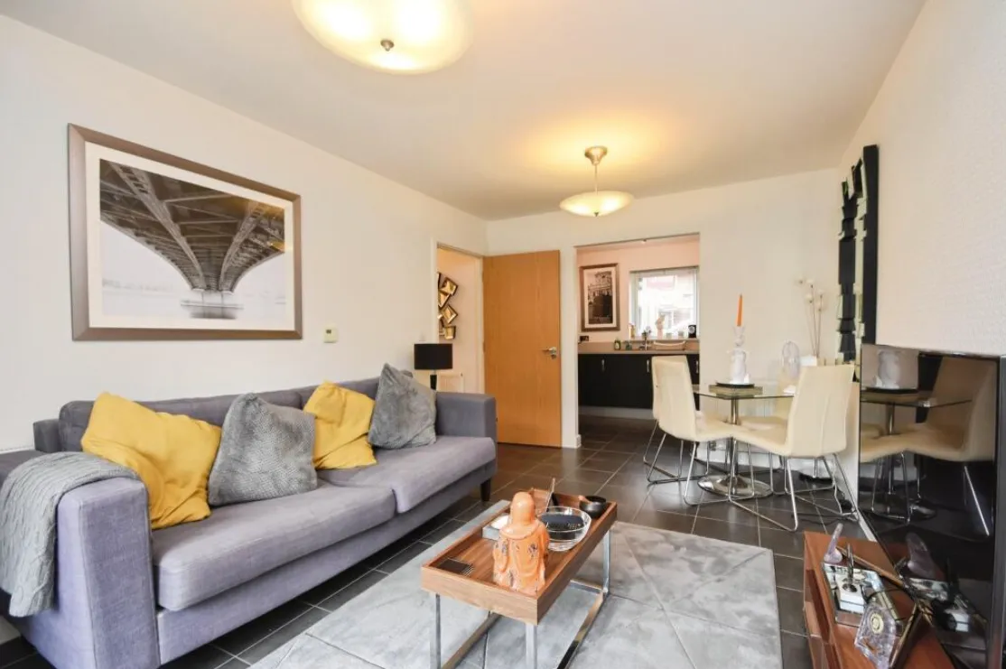 2 bed Ground Flat
