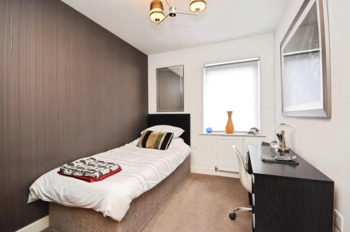 2 bed Ground Flat
