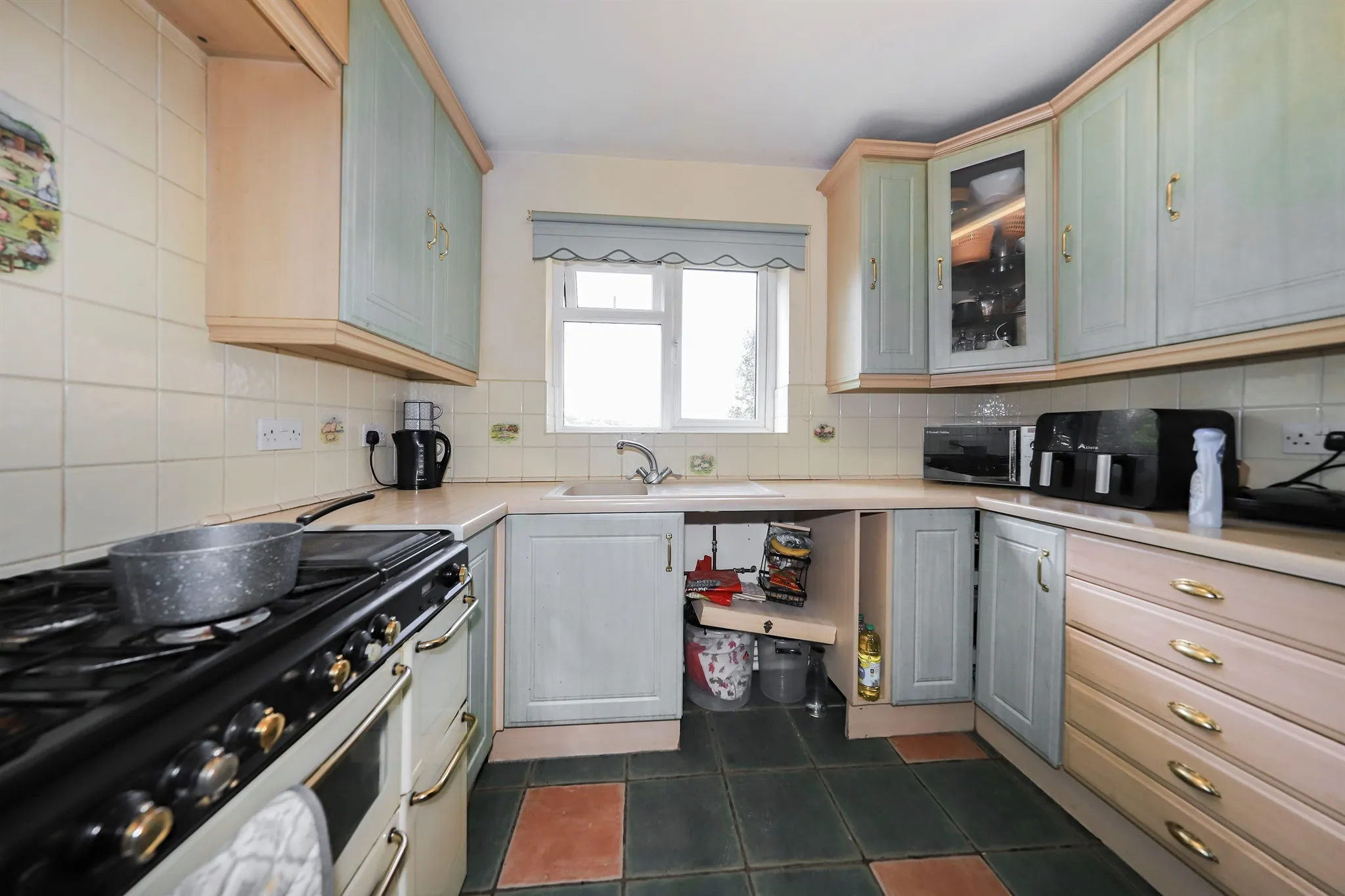 5 bed Detached