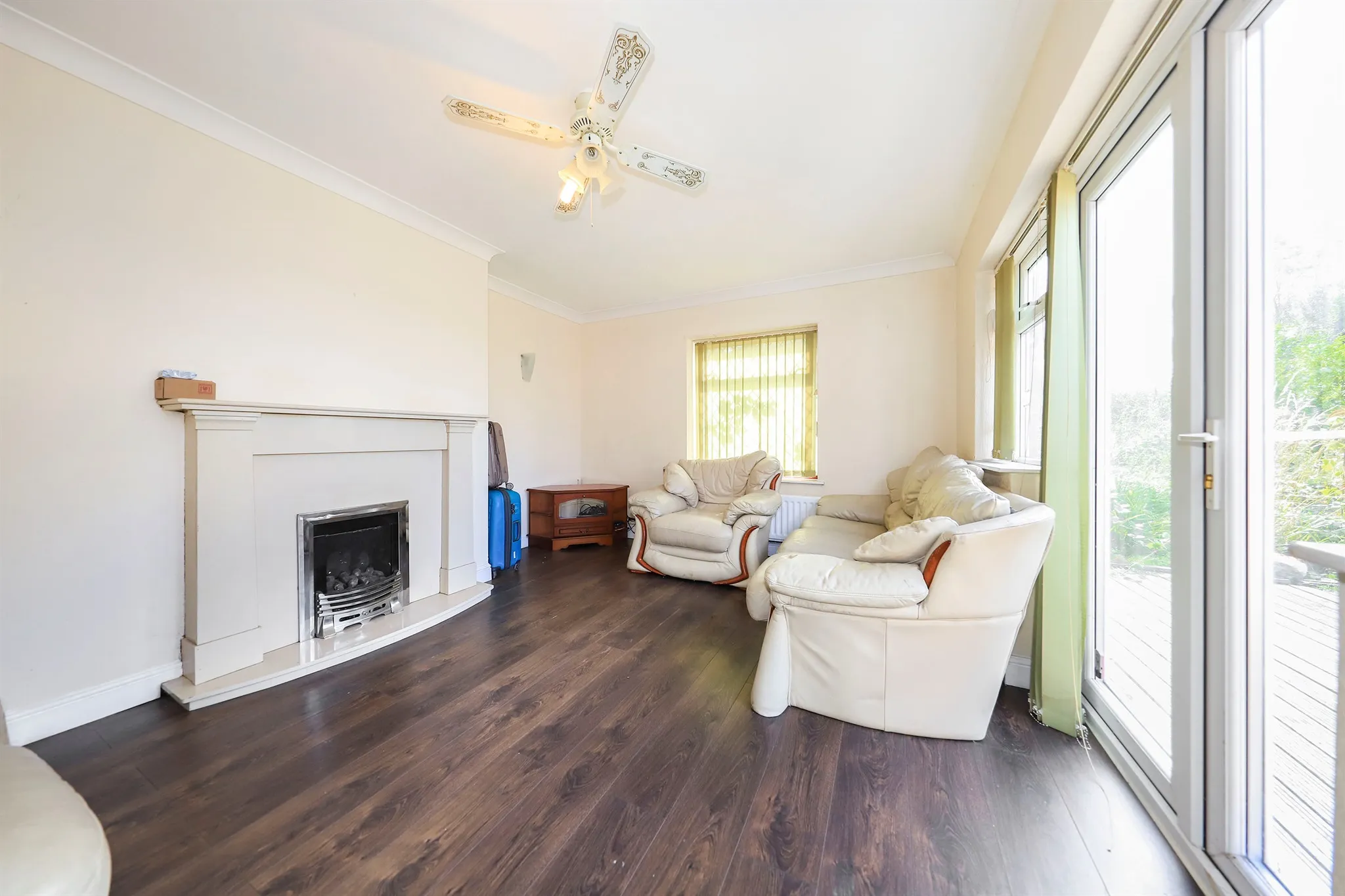 5 bed Detached