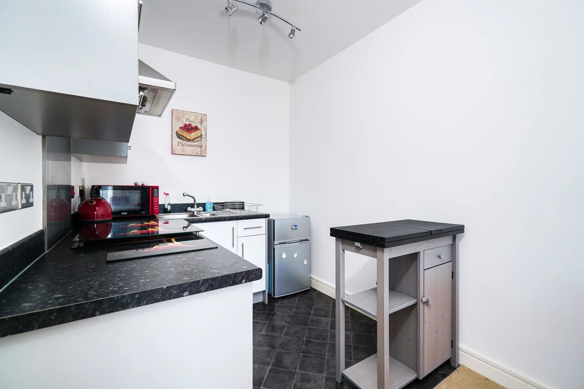 1 bed Ground Flat