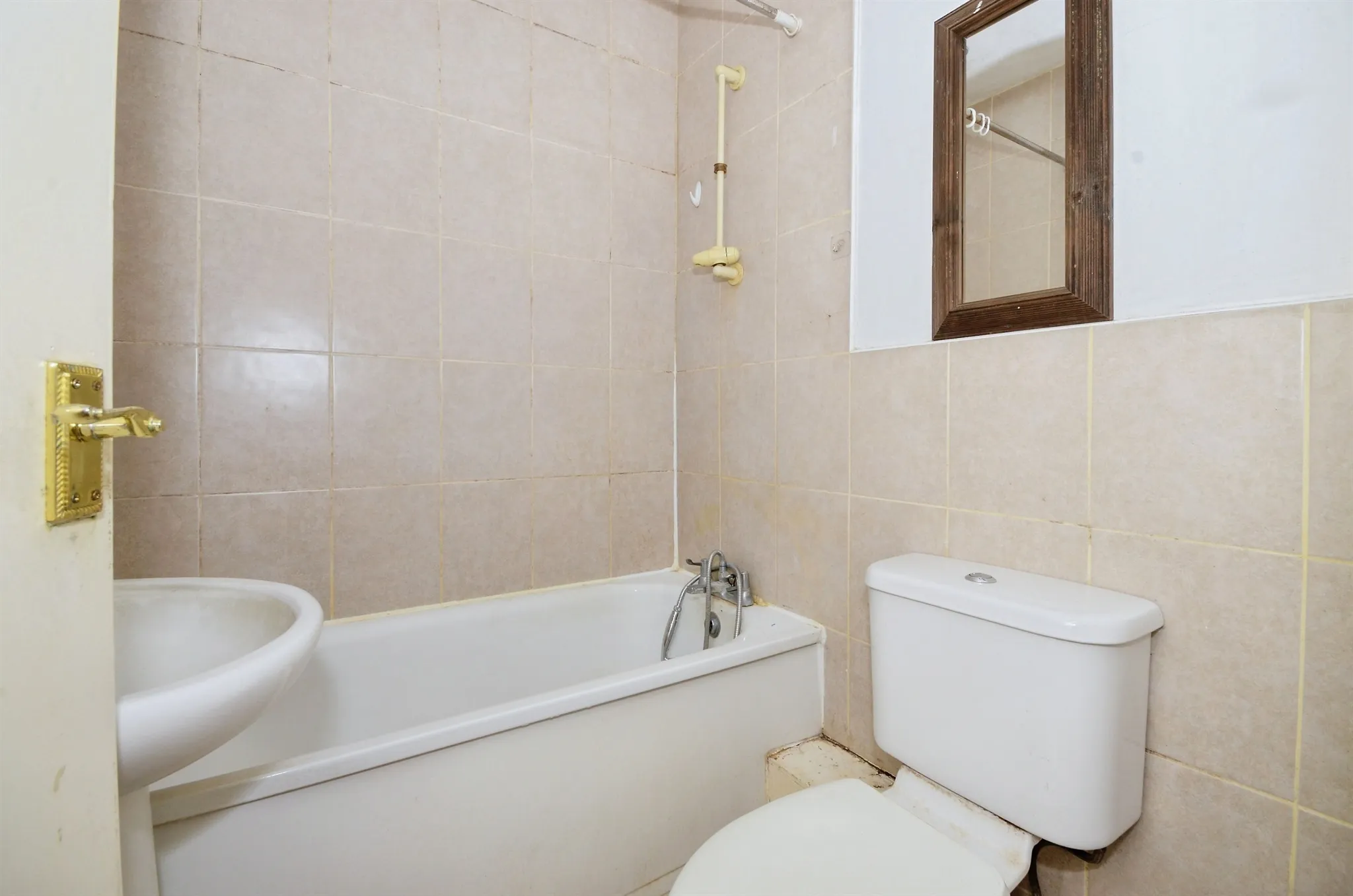 1 bed Ground Flat