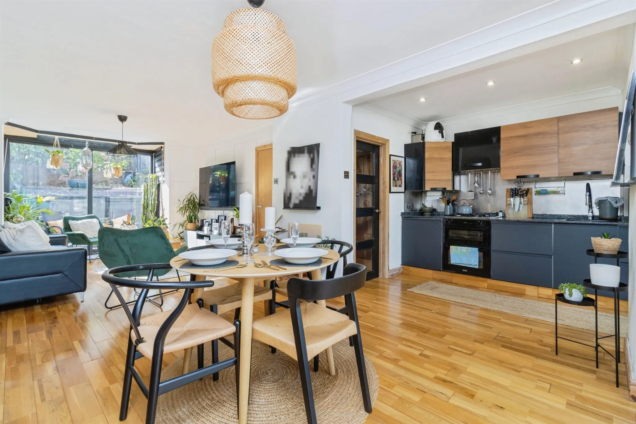 3 bed End of Terrace