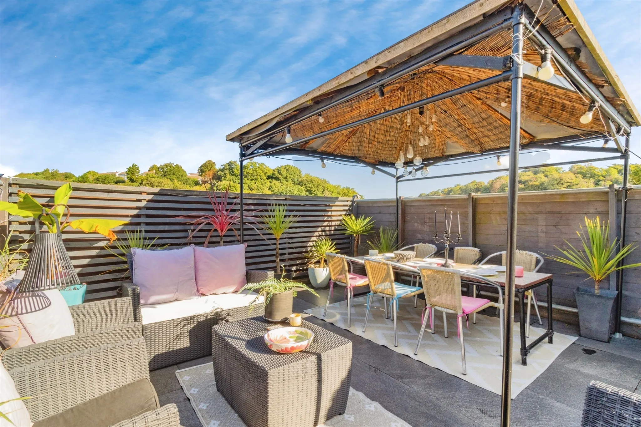 3 bed End of Terrace