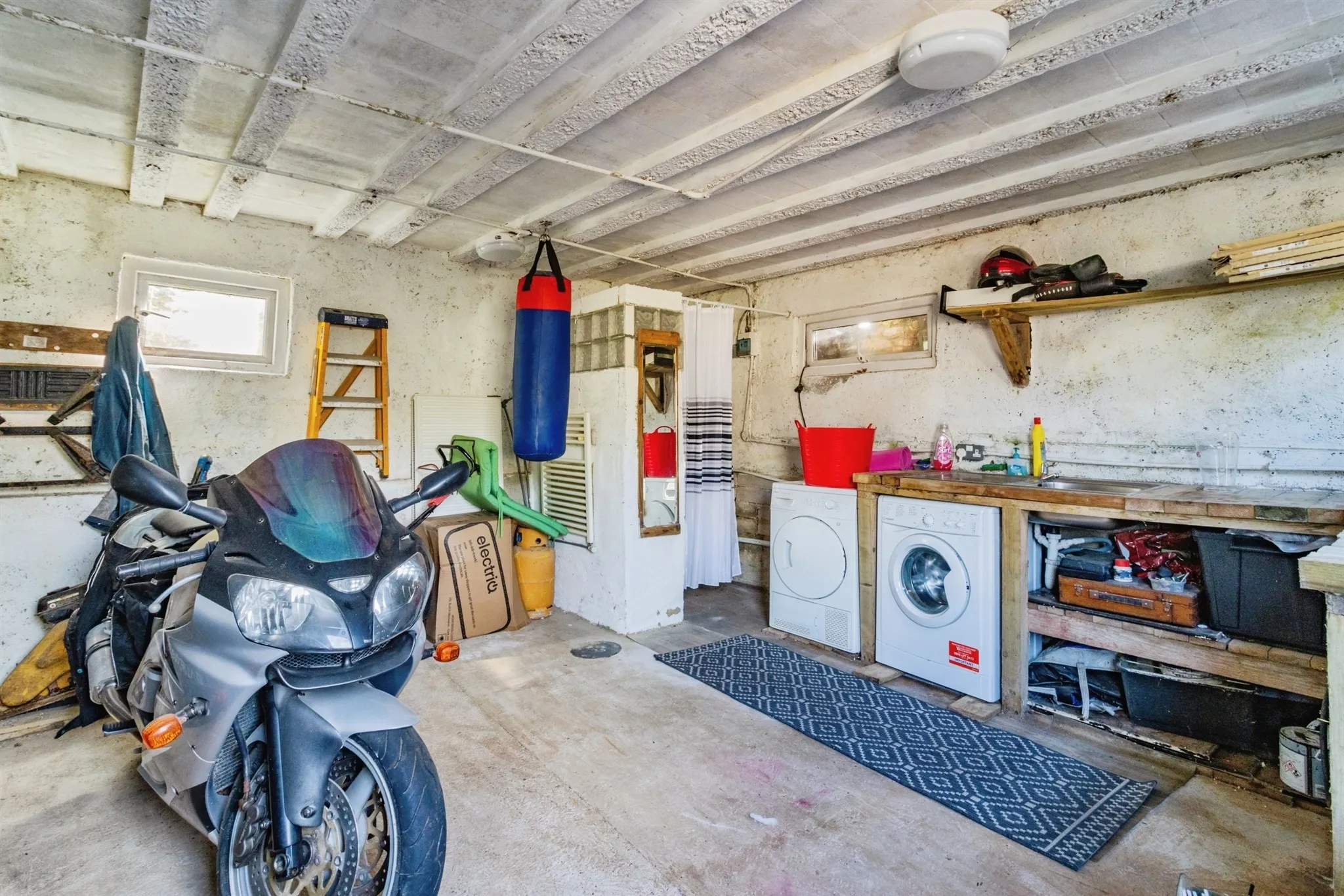 3 bed End of Terrace