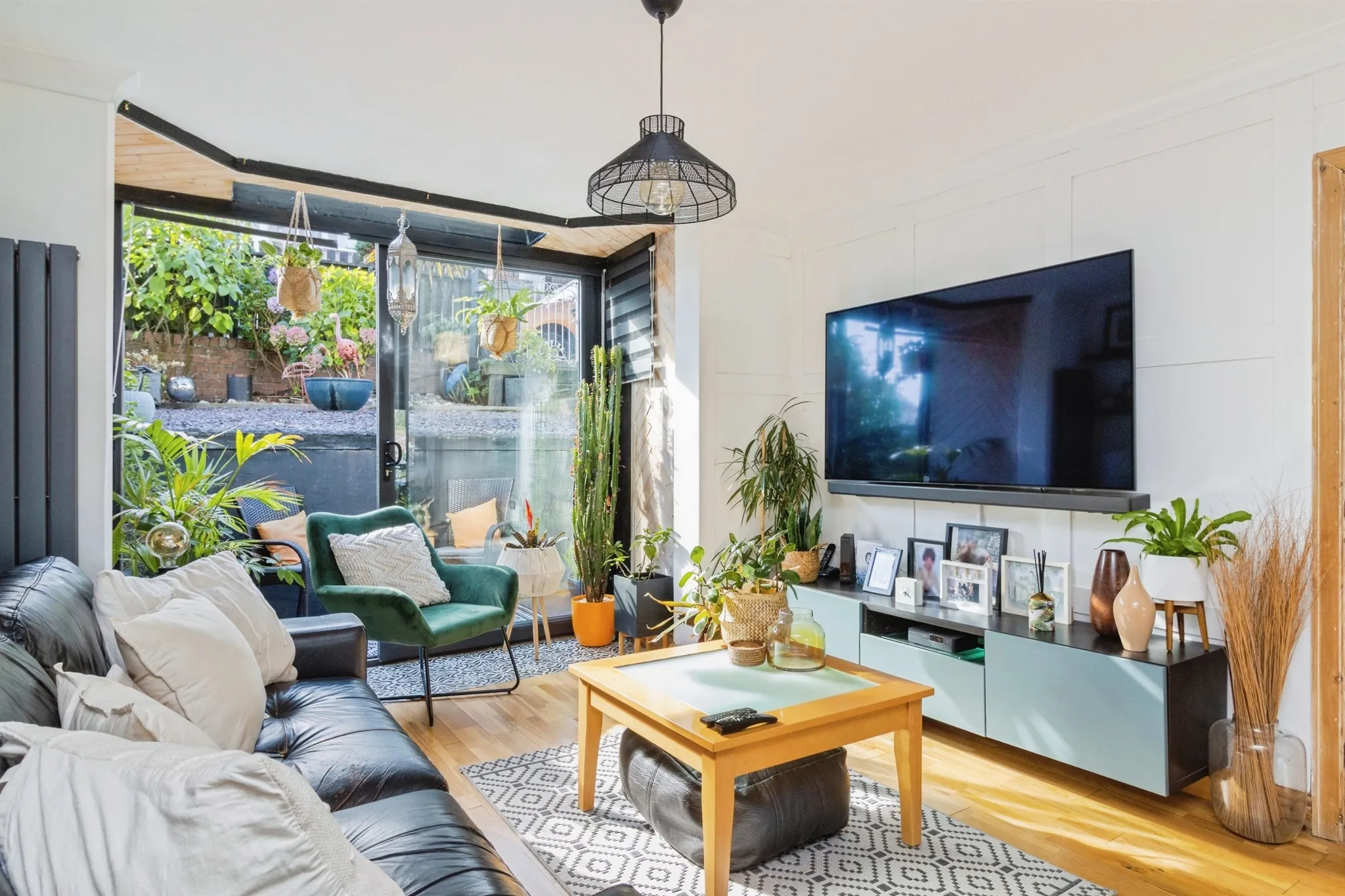 3 bed End of Terrace