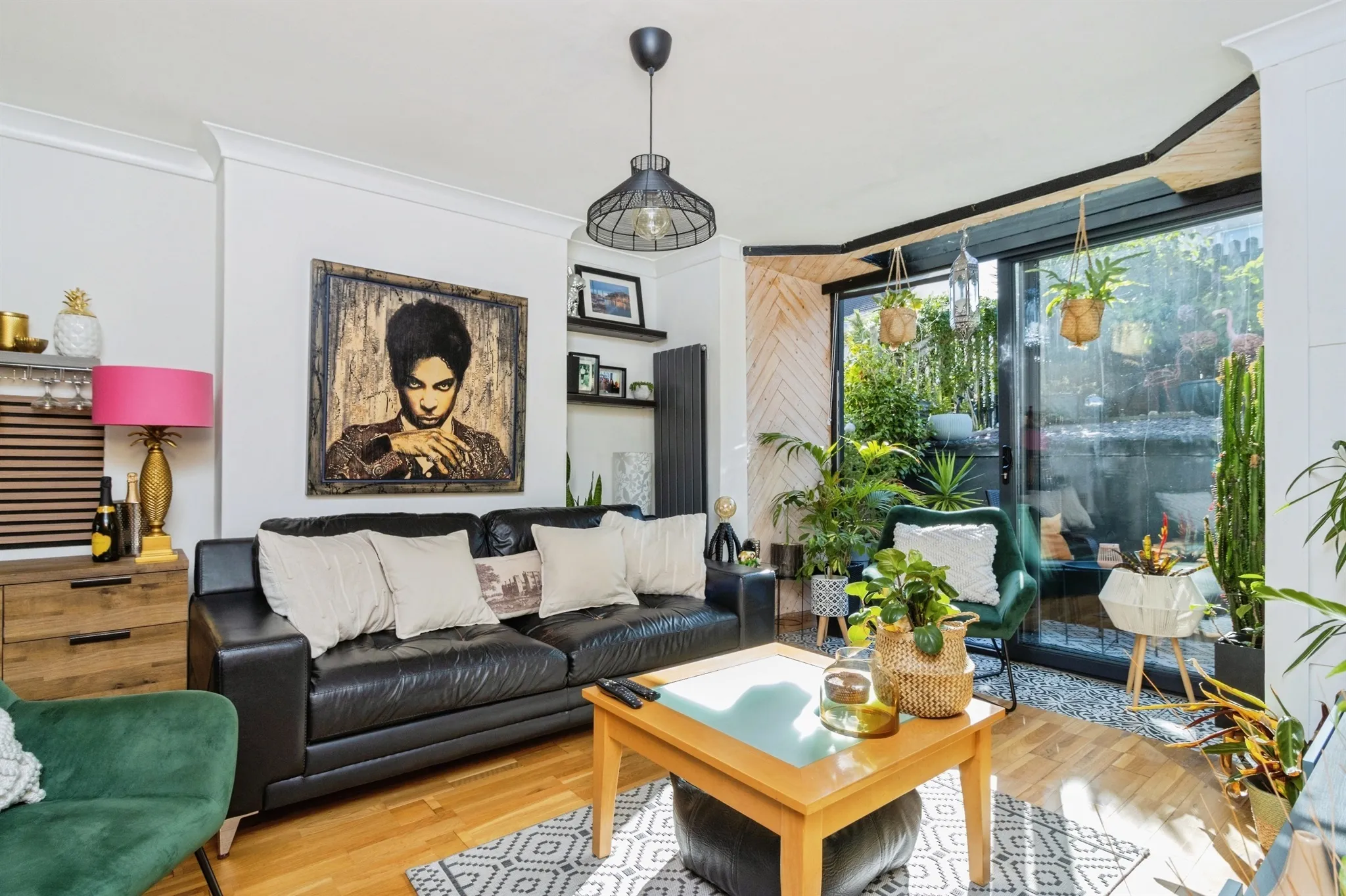 3 bed End of Terrace
