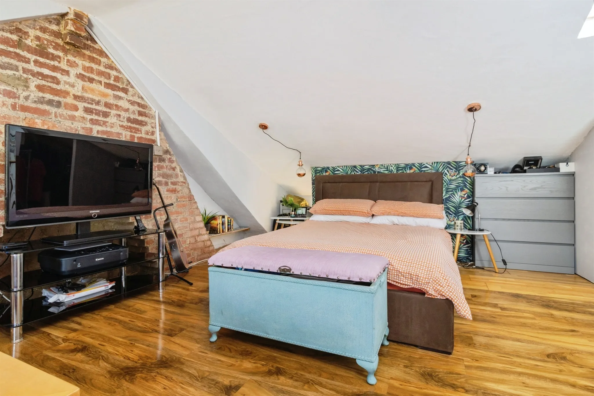 3 bed End of Terrace