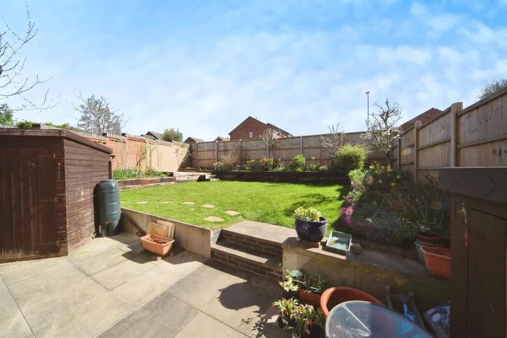 3 bed End of Terrace