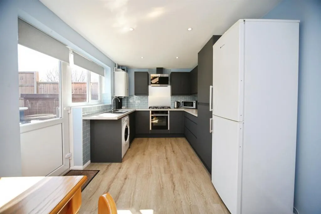 3 bed End of Terrace