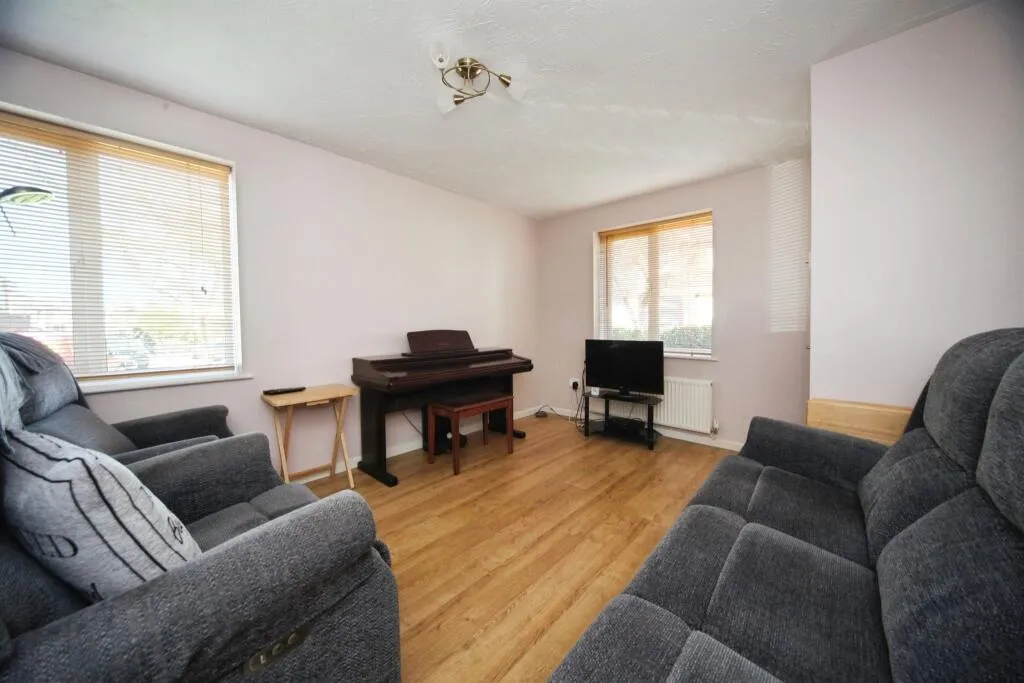 3 bed End of Terrace