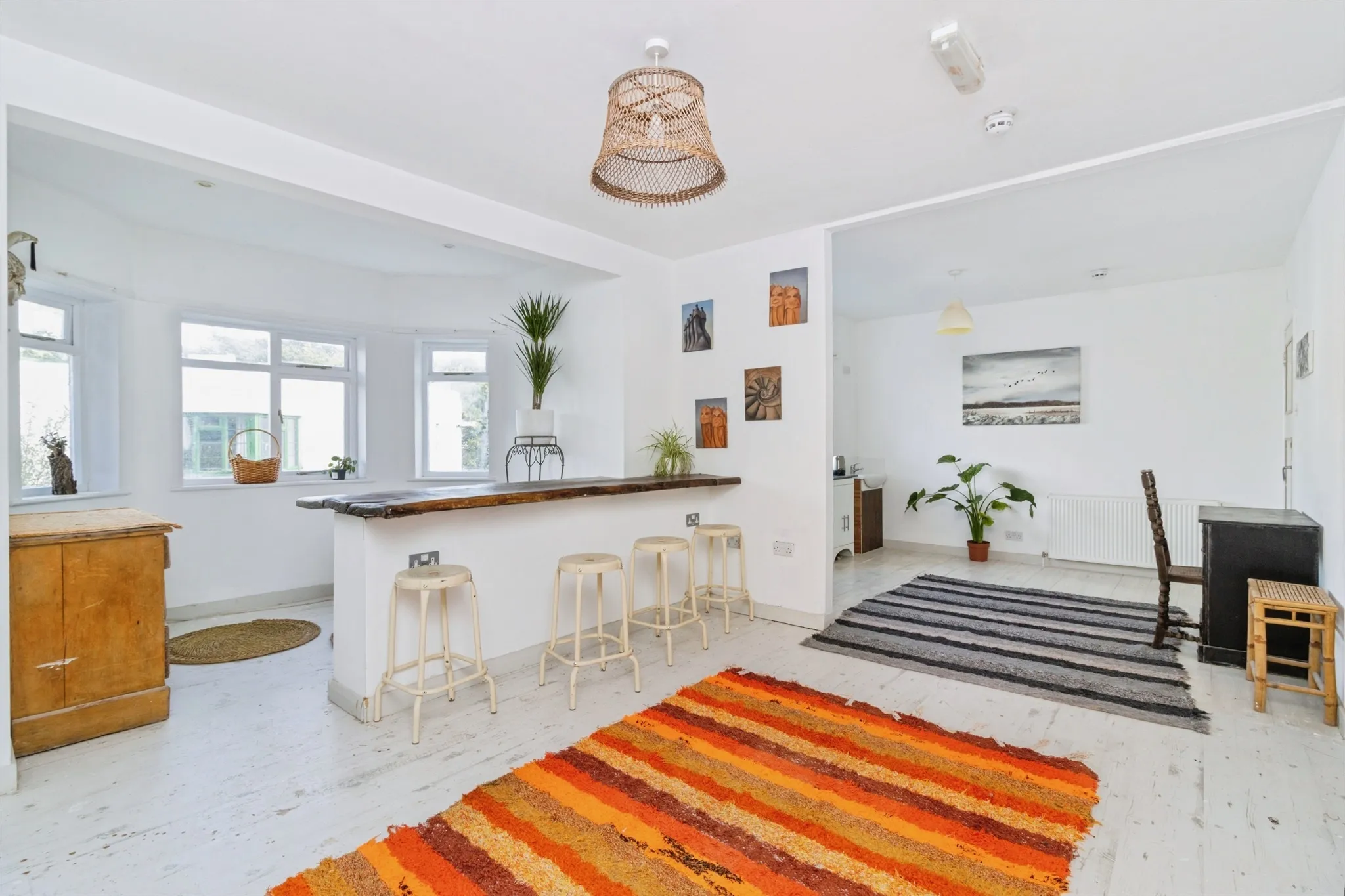 6 bed Detached