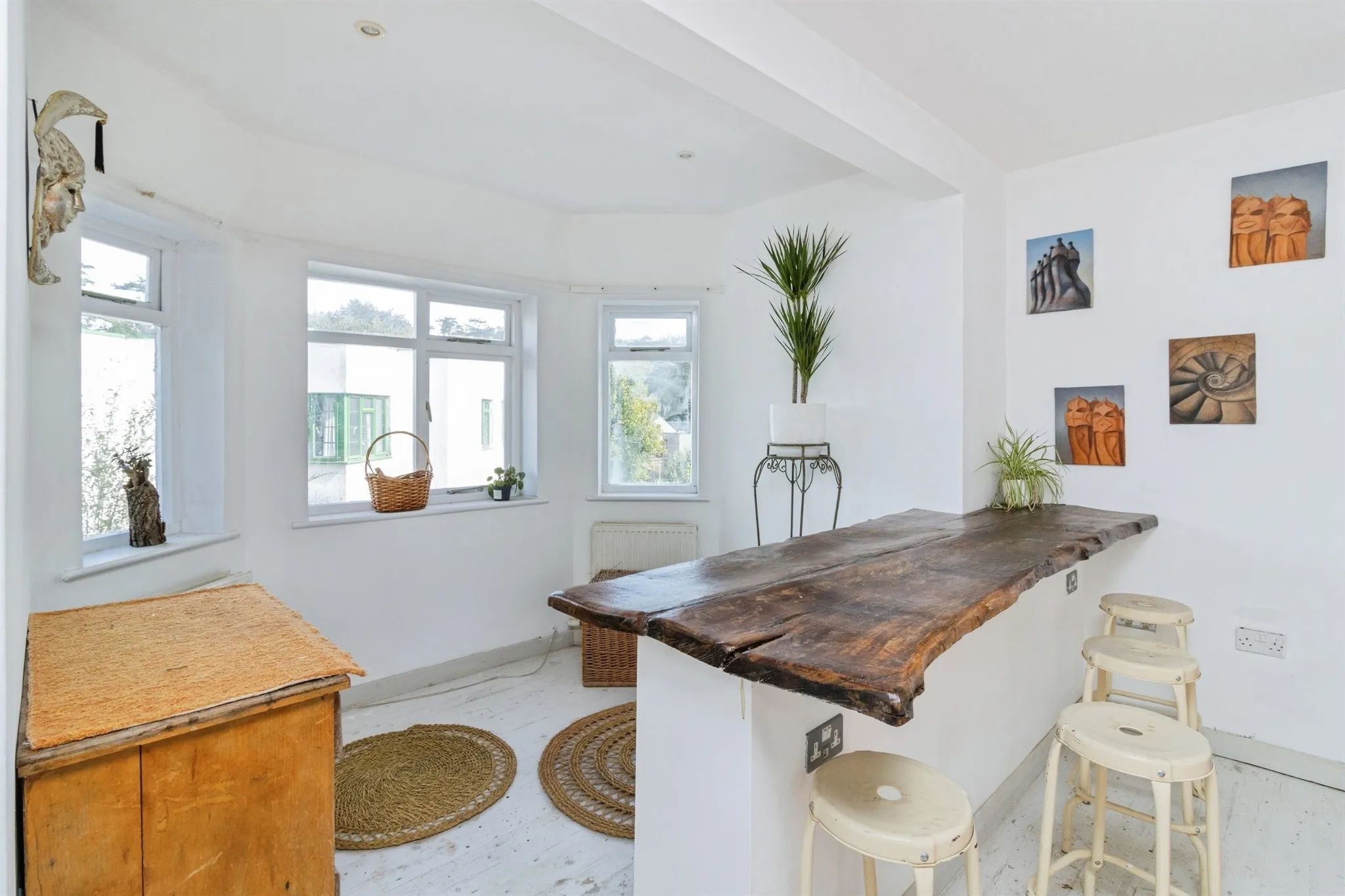 6 bed Detached