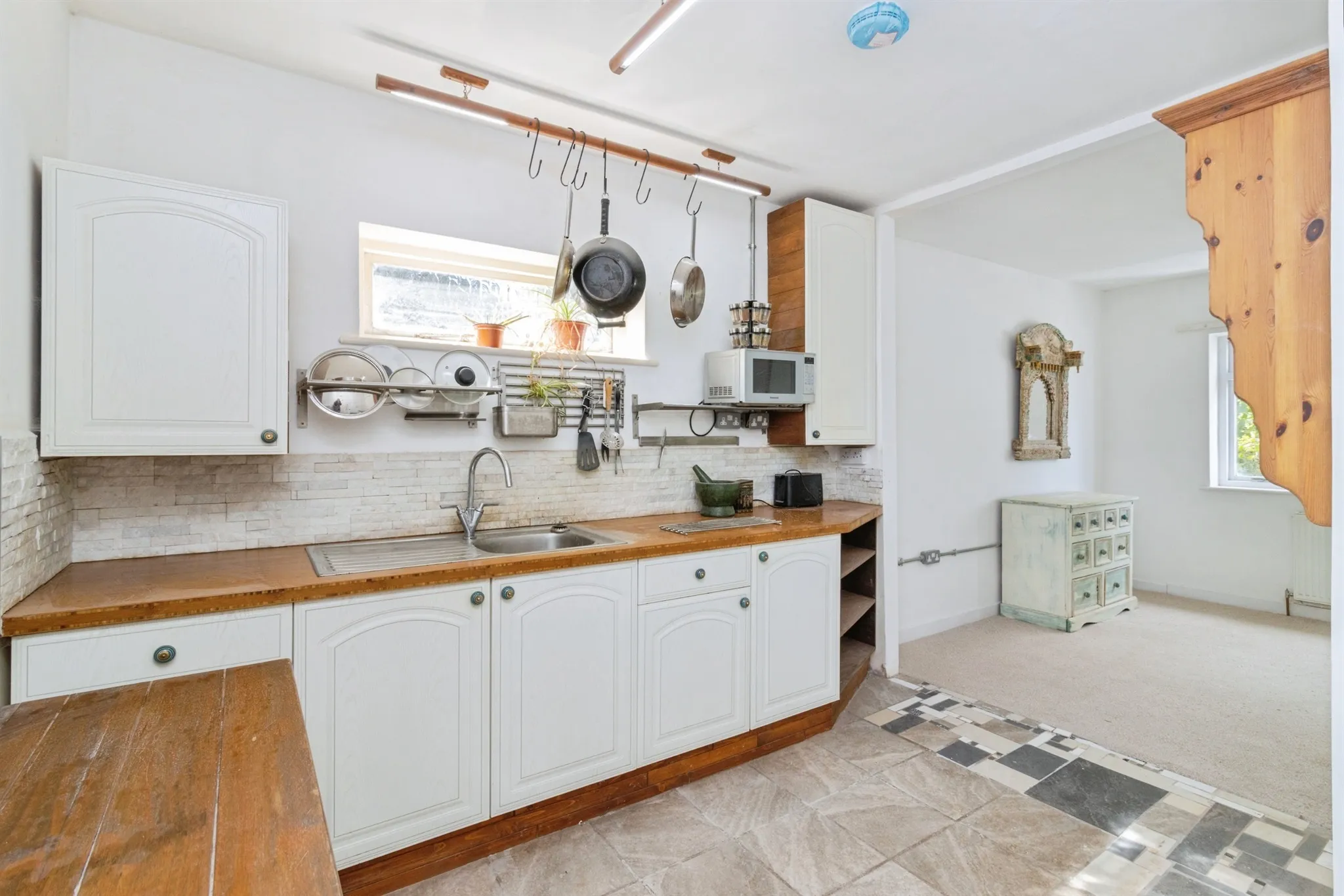 6 bed Detached