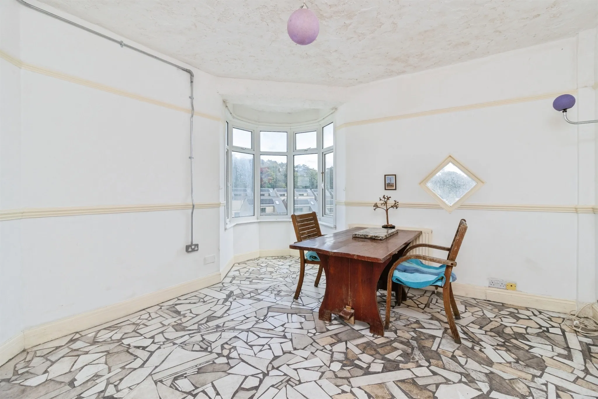 6 bed Detached
