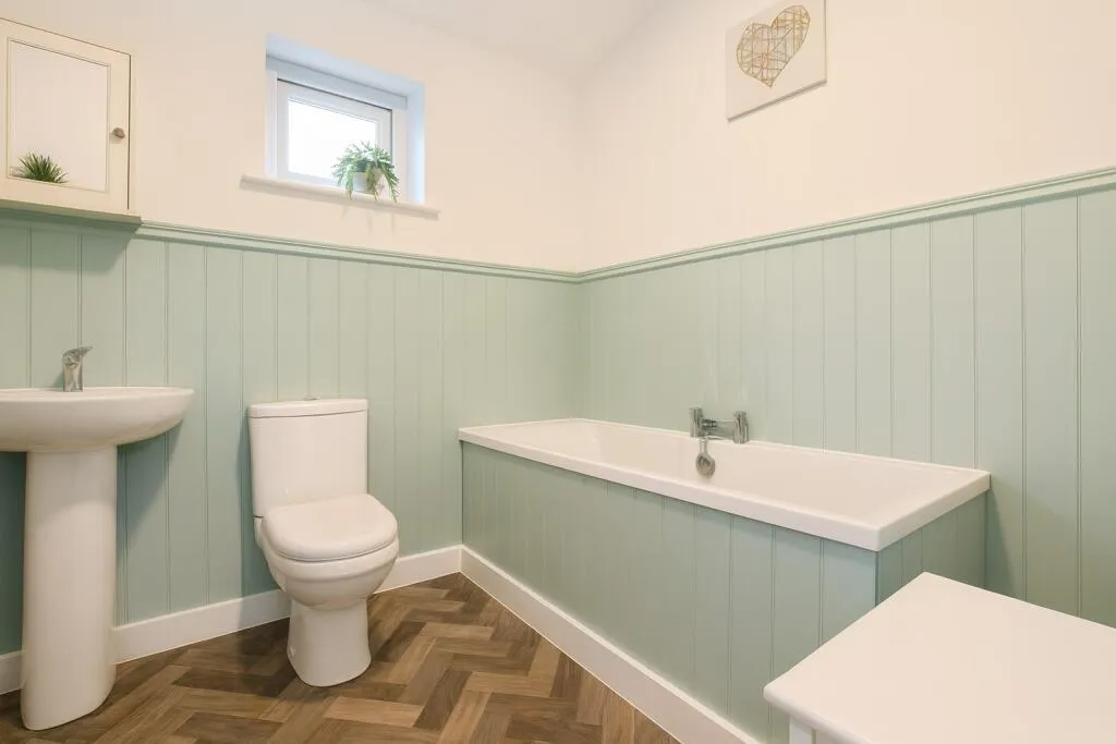 8 bed Detached