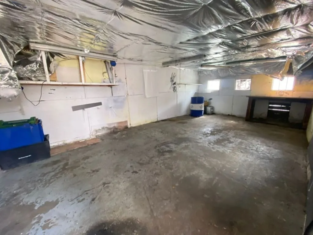 3 bed End of Terrace