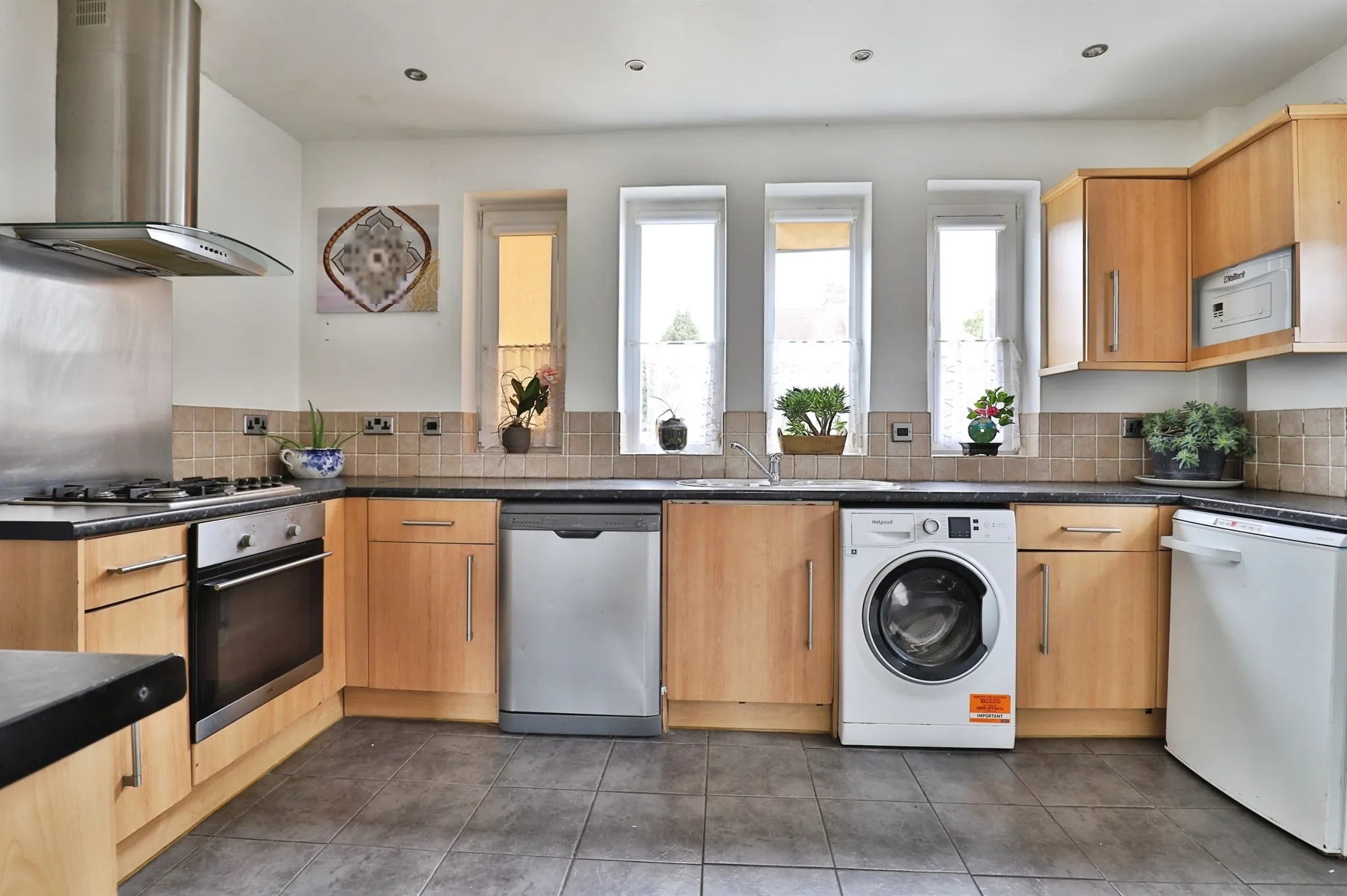 3 bed End of Terrace
