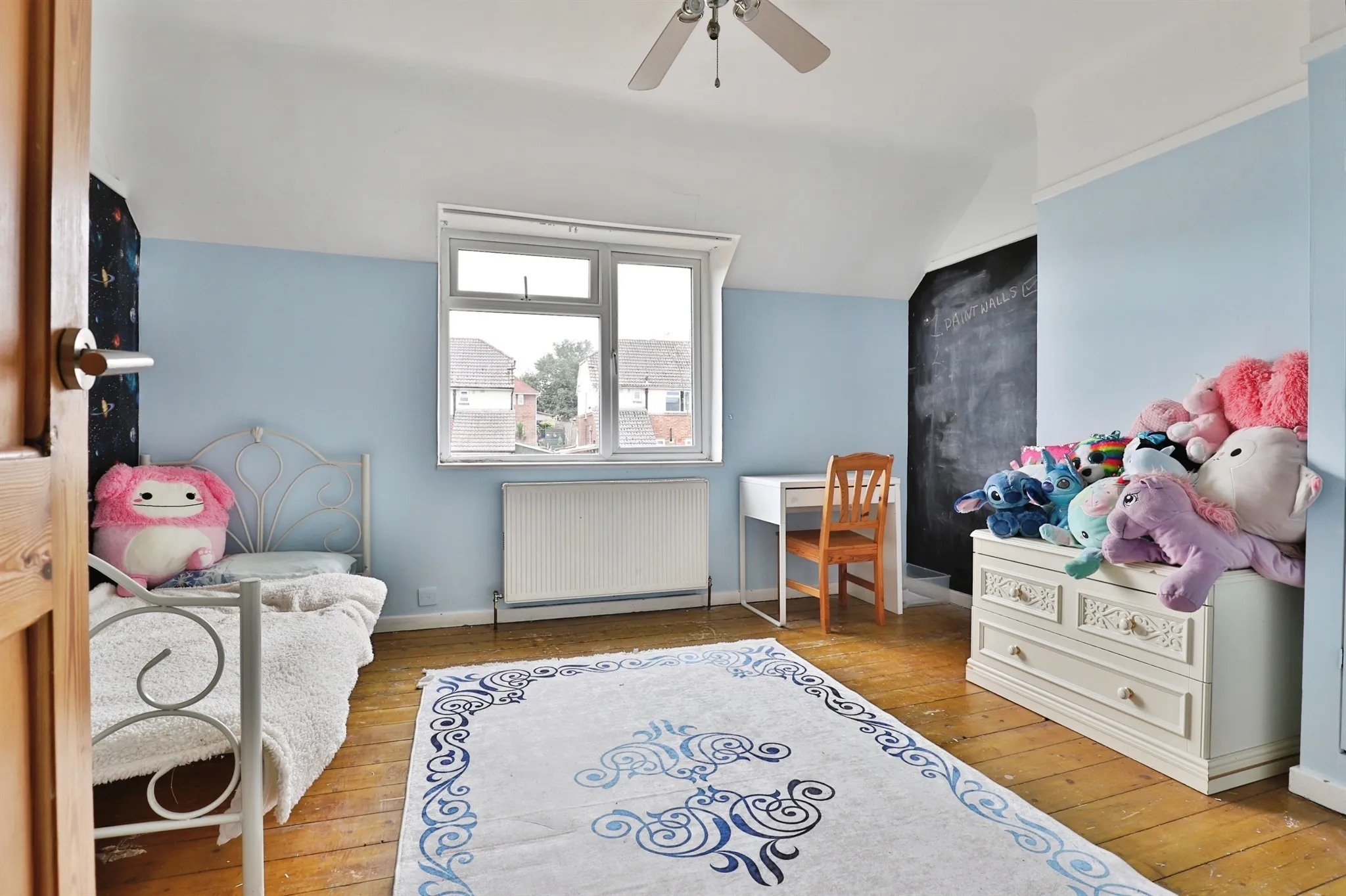 3 bed End of Terrace