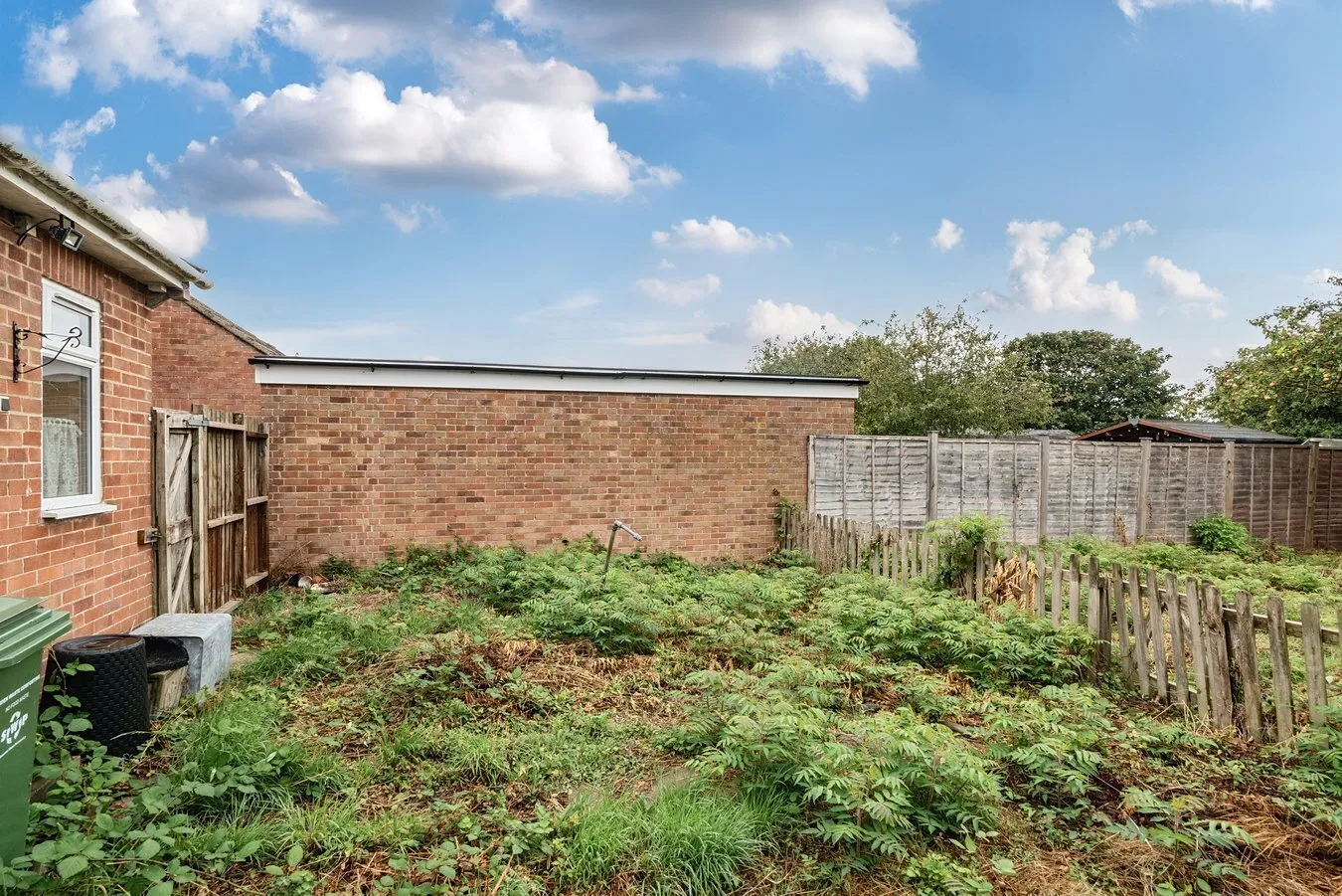 2 bedroom property for sale in 15, Quantock Rise, Pawlett, Bridgwater, TA6 - Guide price £120,000