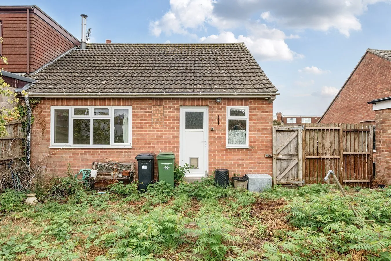 2 bedroom property for sale in 15, Quantock Rise, Pawlett, Bridgwater, TA6 - Guide price £120,000