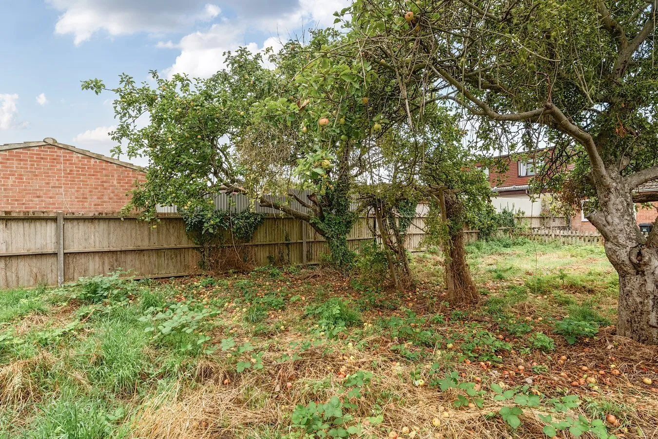 2 bedroom property for sale in 15, Quantock Rise, Pawlett, Bridgwater, TA6 - Guide price £120,000