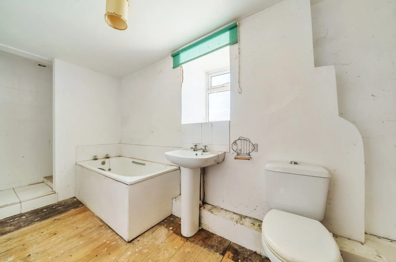 3 bedroom property for sale in Main Road, Temple Cloud, BS39 - Guide price £175,000