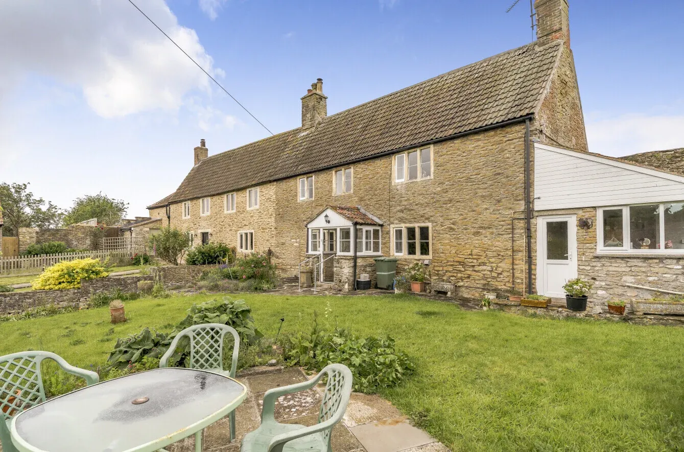4 bedroom property for sale in Mount Pleasant, Beckington, BA11 - Guide price £250,000