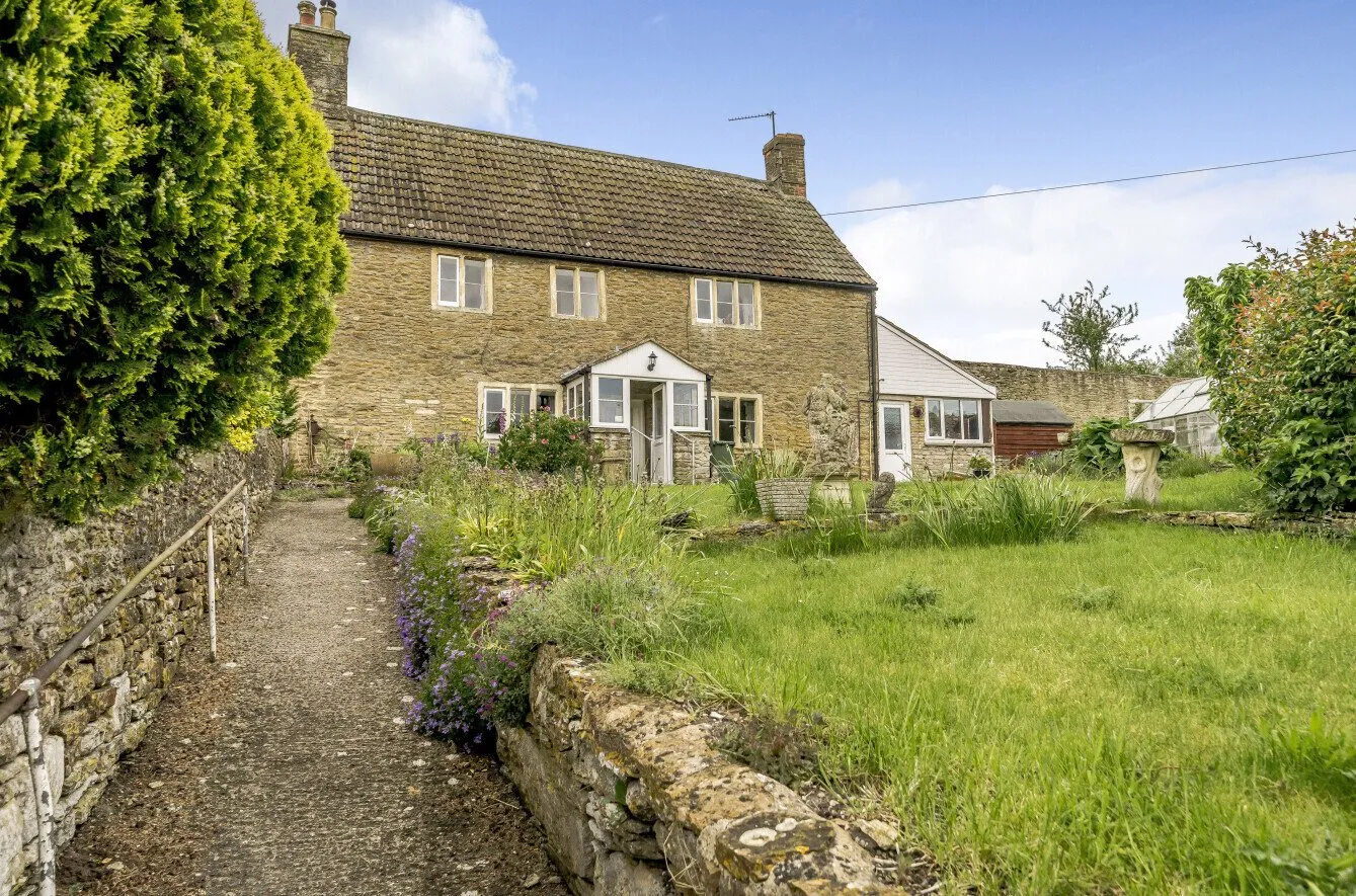 4 bedroom property for sale in Mount Pleasant, Beckington, BA11 - Guide price £250,000