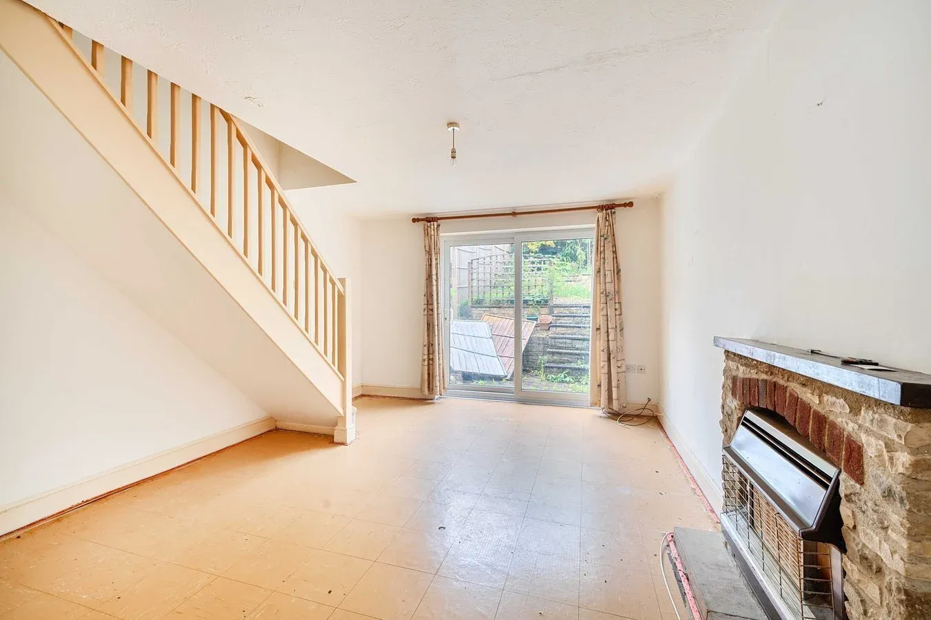 2 bedroom property for sale in Whatcombe Terrace, Frome, BA11 - Guide price £150,000