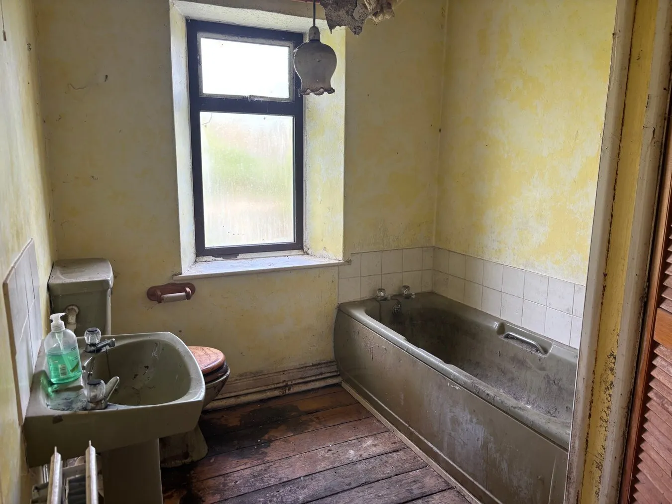 2 bedroom property for sale in West Bank, Wookey Hole, Wells, BA5 - Guide price £150,000