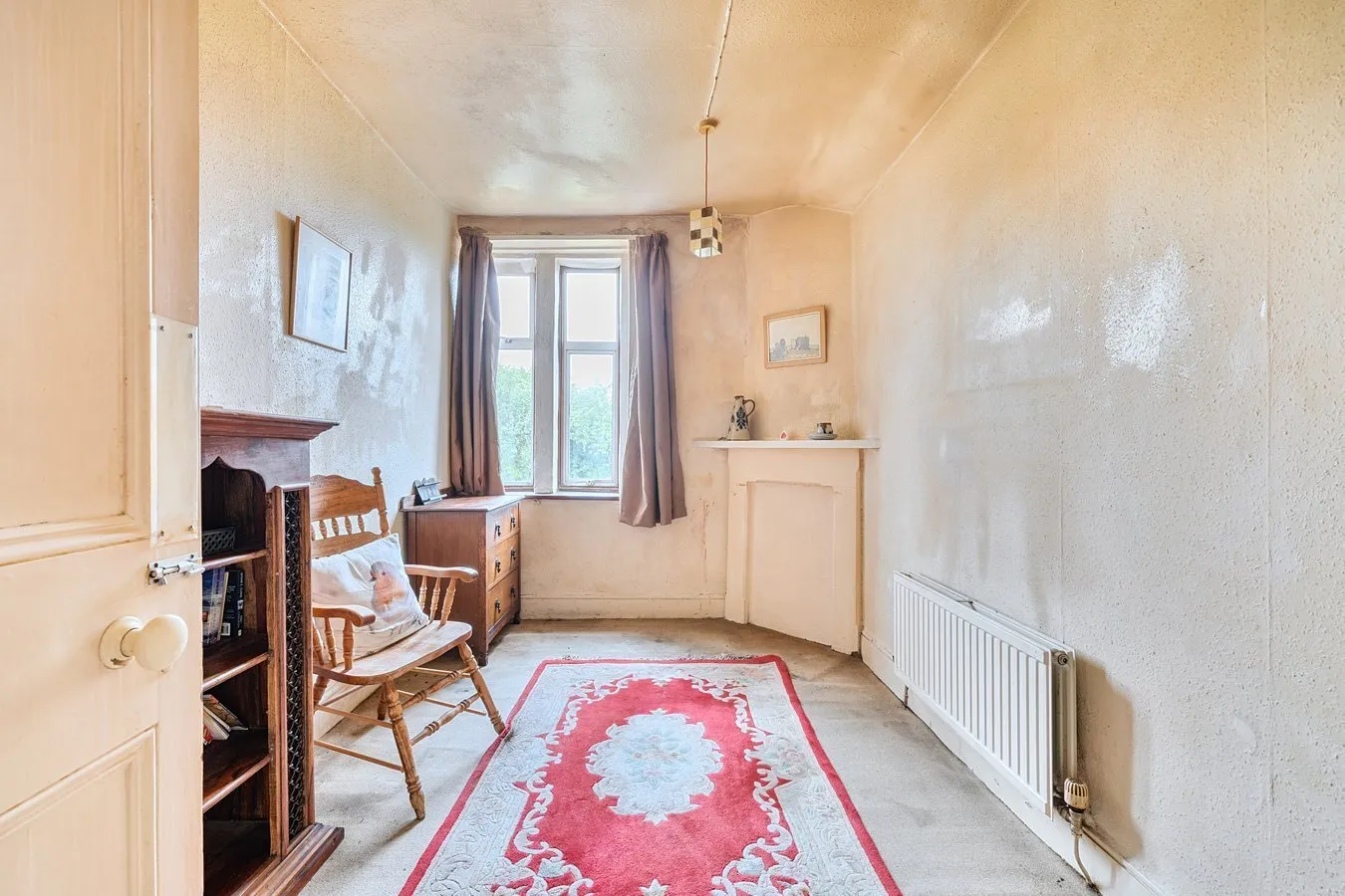 6 bedroom property for sale in Westbourne Road, Trowbridge, BA14 - Guide price £325,000