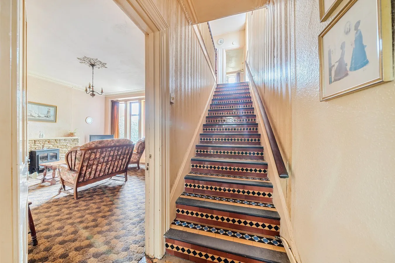 6 bedroom property for sale in Westbourne Road, Trowbridge, BA14 - Guide price £325,000