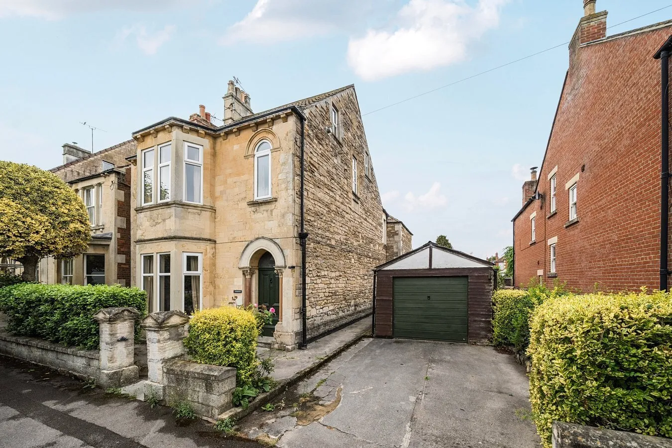 6 bedroom property for sale in Westbourne Road, Trowbridge, BA14 - Guide price £325,000