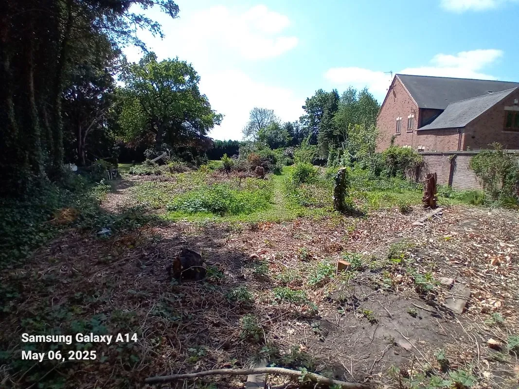 Freehold Building Plot - Consent for a Six Bedroom Detached House
