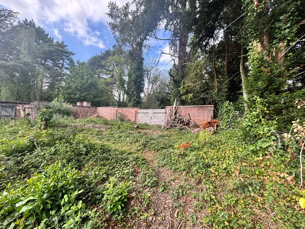 Freehold Building Plot - Consent for a Six Bedroom Detached House