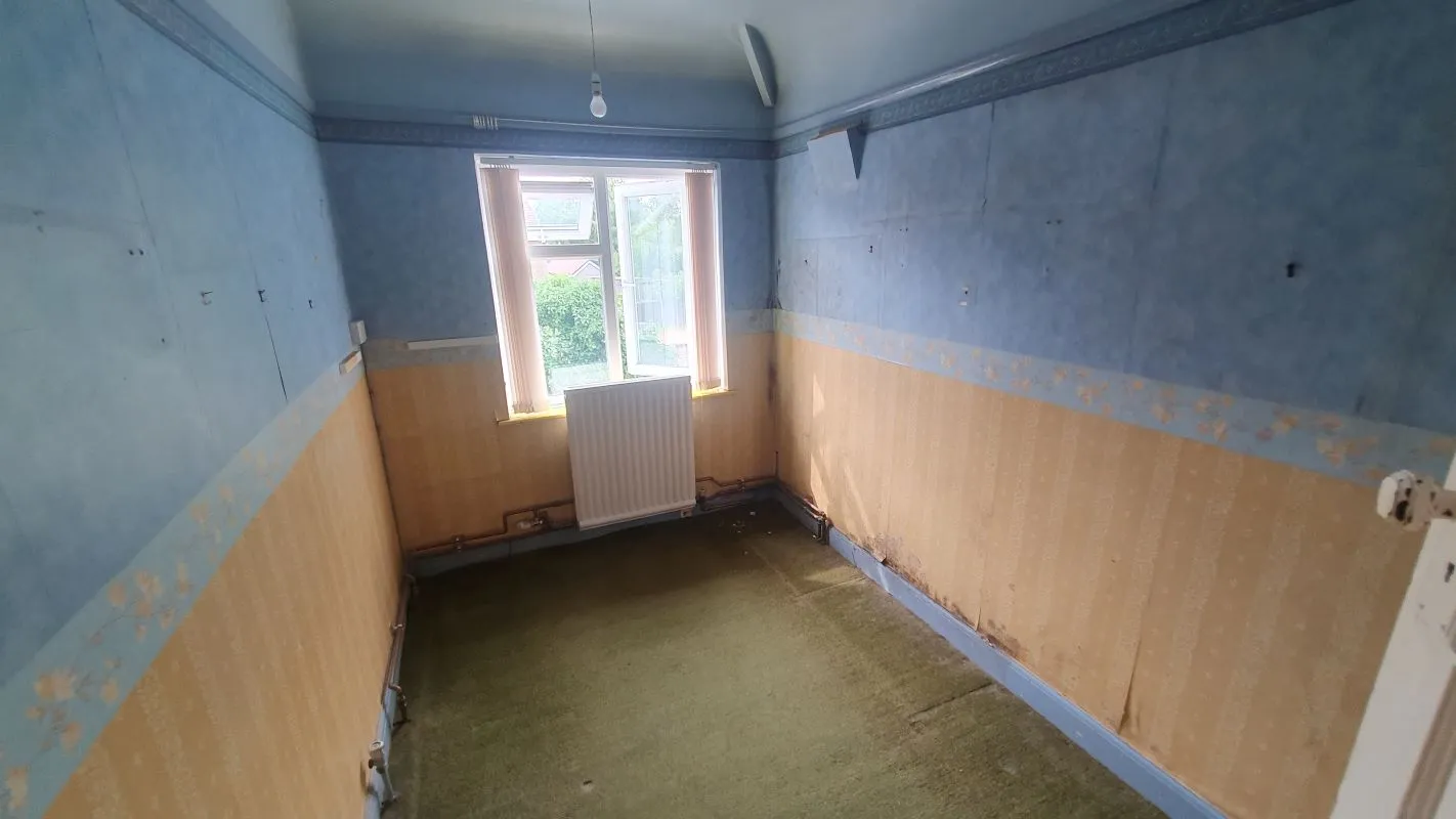 Freehold Vacant Semi-Detached House with Three Bedrooms & Garage