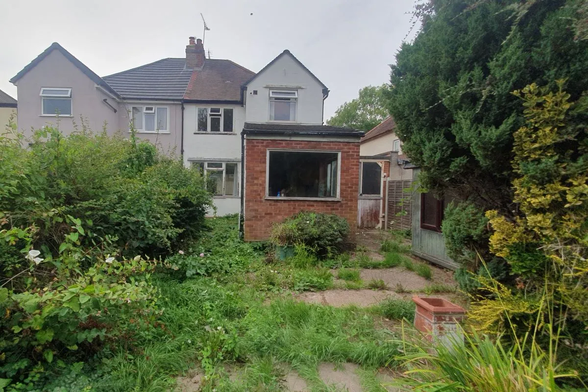 Freehold Vacant Semi-Detached House with Three Bedrooms & Garage