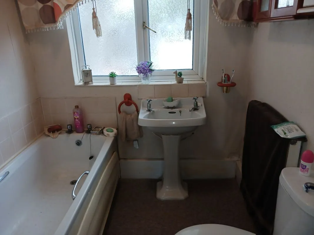 Freehold Part Vacant/Part Investment, Retail Property and Self Contained Flat