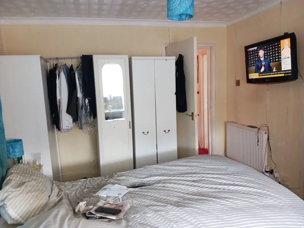 Freehold Part Vacant/Part Investment, Retail Property and Self Contained Flat